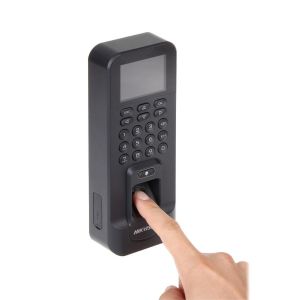Controlador de Acesso Biométrico DS-K1T804AEF Hikvision